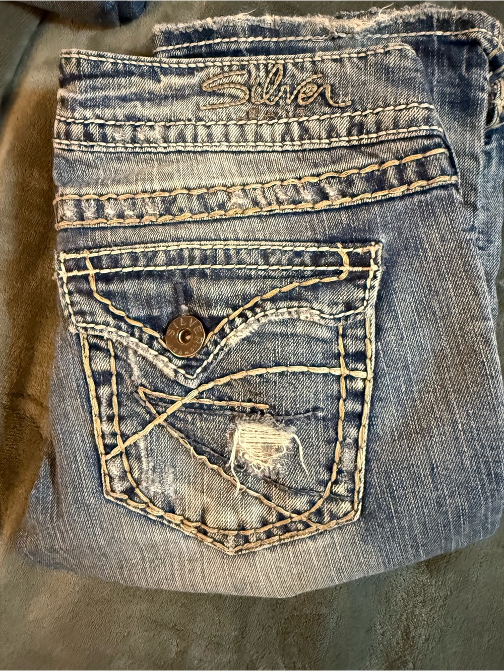 Silver Jeans Women's Light Blue Boot Cut Jeans with Embroidered Pocket